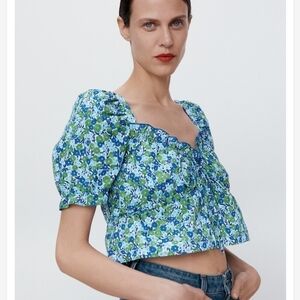 NWT Zara Ditsy Floral Puff Sleeve Cropped Blouse Top Size Medium